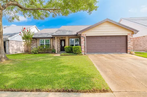 2615 Quarry Hill Rd, Sugar Land, TX 77478