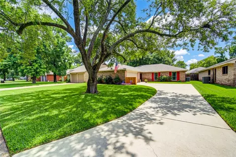 17559 S Compass Rose Circle Cir, Crosby, TX 77532