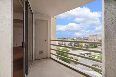 3525 Sage Rd #713, Houston, TX 77056