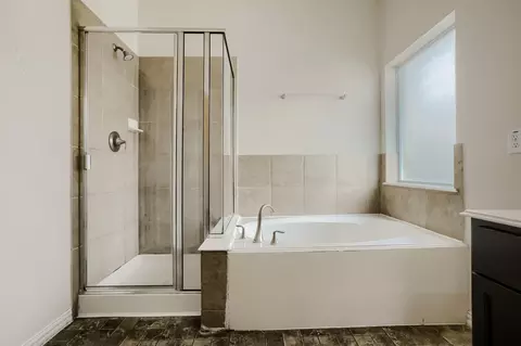 Bath - 8106 Rudy Brook Way, Spring, TX 77379 photo 1 of 4
