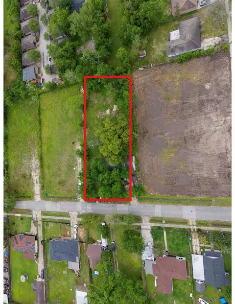 306 Walthall Dr, Houston, TX 77022