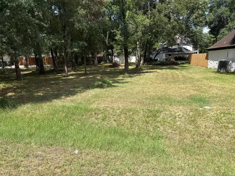 000 Ravemsworth Dr, Conroe, TX 77302 photo 2