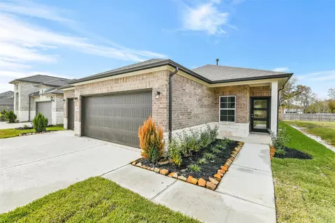 245 Harlingen Dr, Magnolia, TX 77354