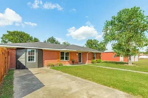 1416 Biggam Rd, West Columbia, TX 77486
