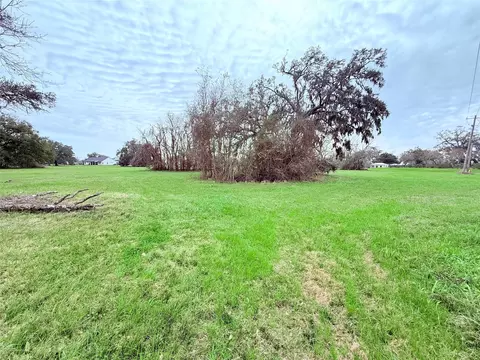 1370 Broken Arrow Trl, Angleton, TX 77515