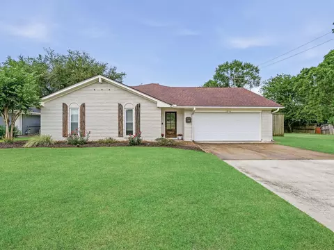 1199 Arthur St, Bridge City, TX 77611