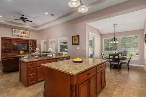 Kitchen - 27639 Concho Dr, Splendora, TX 77372 photo 4 of 5