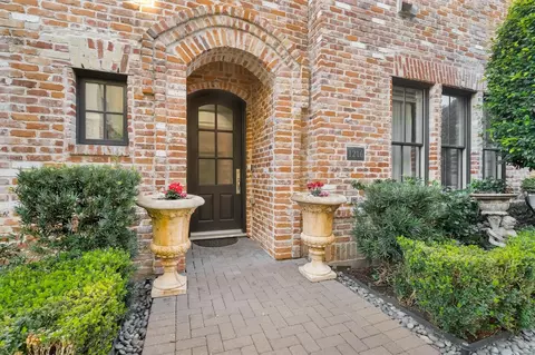 1216 Mosaico Ln, Houston, TX 77055