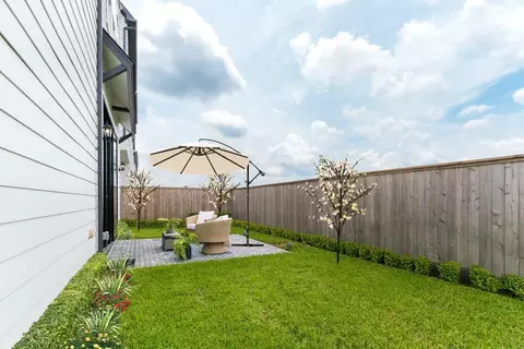 5914 Cottage Grove Lake St, Houston, TX 77007