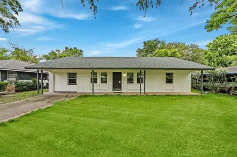 5859 Flamingo Dr, Houston, TX 77033