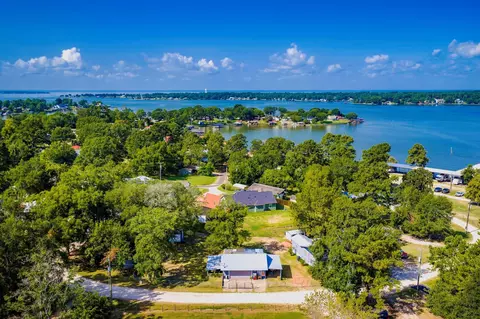 199 Justine Ave, Livingston, TX 77351