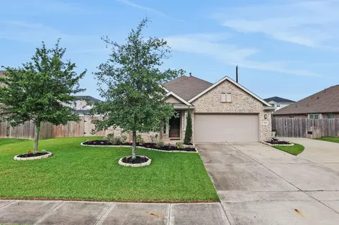9211 Justin Way, Mont Belvieu, TX 77523