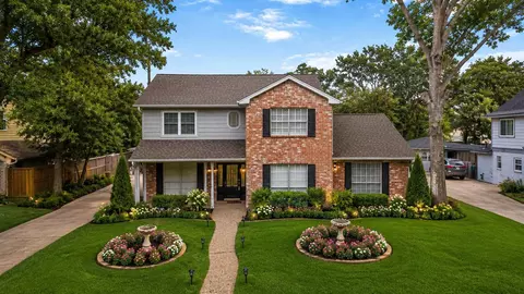 5718 Pine Arbor Dr, Houston, TX 77066