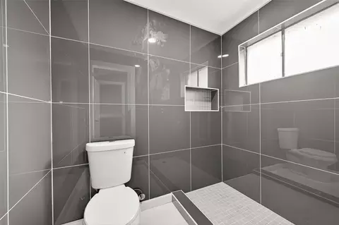 Bath - 23219 Pennsgrove Rd, Spring, TX 77373 photo 5 of 6