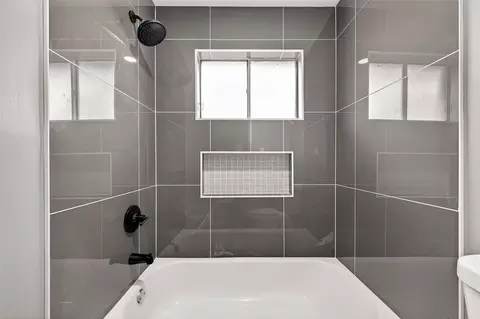 Bath - 23219 Pennsgrove Rd, Spring, TX 77373 photo 2 of 6