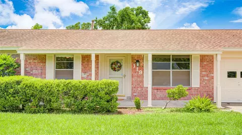 119 Poppy St, Lake Jackson, TX 77566