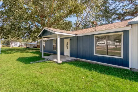 Exterior - 169 W Sunset Dr, Trinity, TX 75862 photo 3 of 12