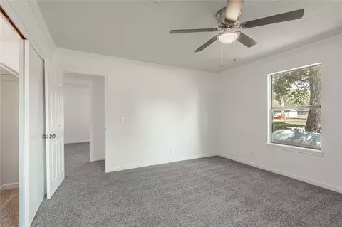 Bedroom - 169 W Sunset Dr, Trinity, TX 75862 photo 4 of 6