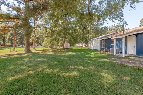 Exterior - 169 W Sunset Dr, Trinity, TX 75862 photo 8 of 12