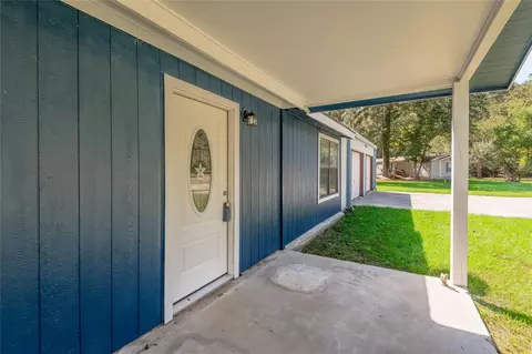 Exterior - 169 W Sunset Dr, Trinity, TX 75862 photo 5 of 12