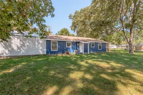 Exterior - 169 W Sunset Dr, Trinity, TX 75862 photo 7 of 12