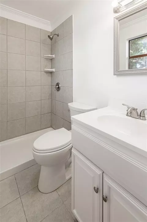 Bath - 169 W Sunset Dr, Trinity, TX 75862 photo 1 of 1