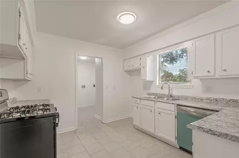 Kitchen - 169 W Sunset Dr, Trinity, TX 75862 photo 1 of 4