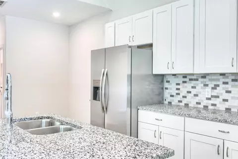 Kitchen - 11789 White Cedar, Willis, TX 77318 photo 5 of 6