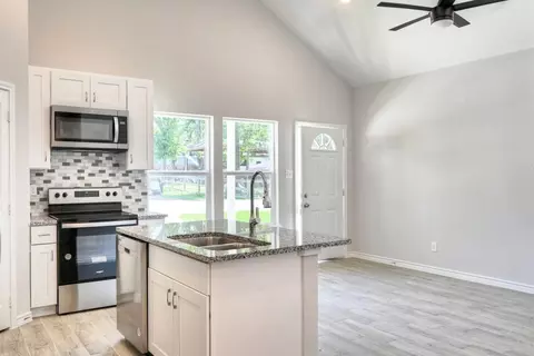 Kitchen - 11789 White Cedar, Willis, TX 77318 photo 6 of 6