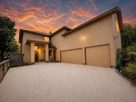 3040 Bayshore Dr, Bacliff, TX 77518