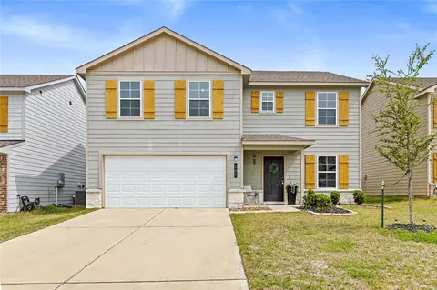 105 Avalon Dr, Huntsville, TX 77320