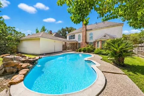 4907 Cambridge St, Sugar Land, TX 77479