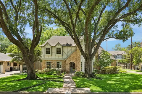 851 Glenchester Dr, Houston, TX 77079