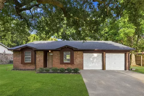 426 Corley Dr, Highlands, TX 77562