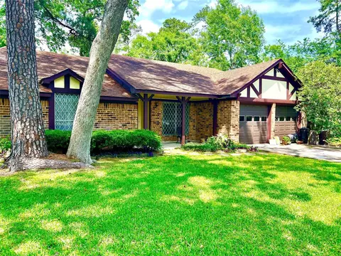 2114 Eagle Point Rd, Crosby, TX 77532