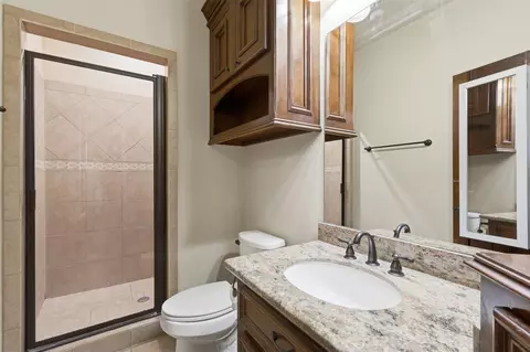 Bath - 14 Post Shadow Estate Ct, Spring, TX 77389 photo 4 of 8