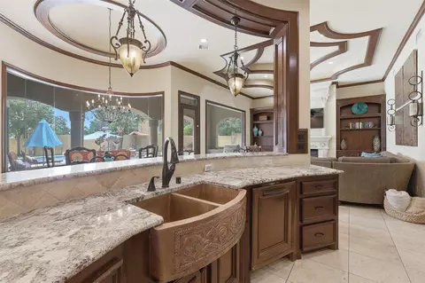 Kitchen - 14 Post Shadow Estate Ct, Spring, TX 77389 photo 4 of 5
