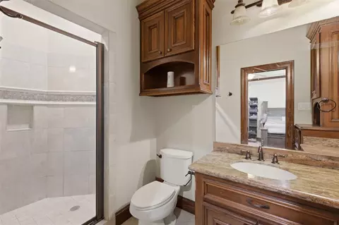 Bath - 14 Post Shadow Estate Ct, Spring, TX 77389 photo 3 of 8