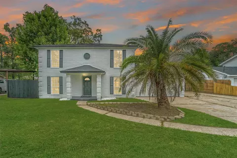 1902 Papoose Trl, Crosby, TX 77532