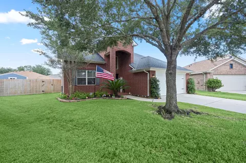 Exterior - 21902 Trapper Lake Dr, Spring, TX 77388 photo 2 of 8