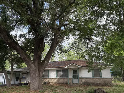 216 214 Belmont St, Tomball, TX 77375