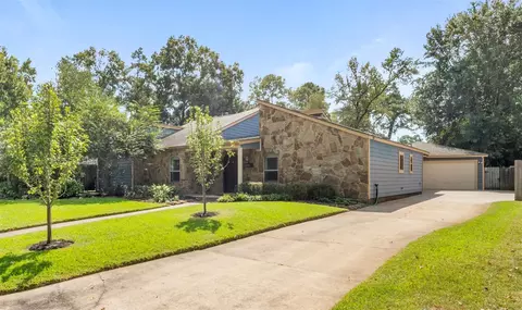 2214 Lakeville Dr, Kingwood, TX 77339