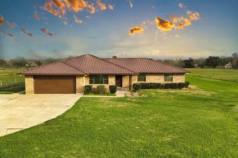 1506 Fm 2611, Bay City, TX 77414