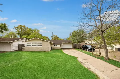 6821 Leader St, Houston, TX 77074