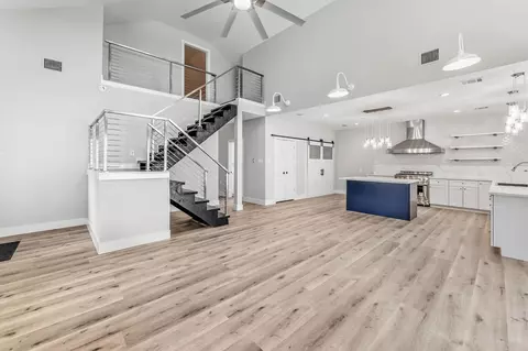 50 Hunters Creek Dr, Huntsville, TX 77340