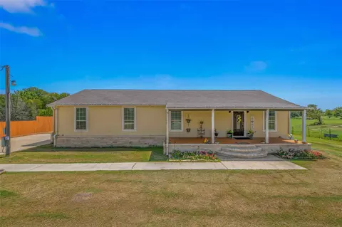 3876 Hummingbird Ln, Bedias, TX 77831