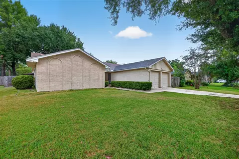 11203 Sagehill Dr, Houston, TX 77089