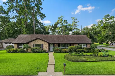 1102 Doral Ln, Houston, TX 77073