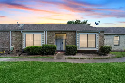 8952 Wilcrest Dr, Houston, TX 77099