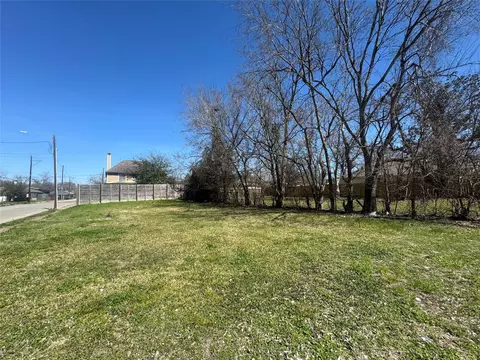 3401 Dennis St, Houston, TX 77004